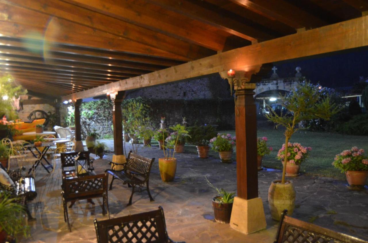 Posada Real La Montanesa Corrales De Buelna Екстер'єр фото